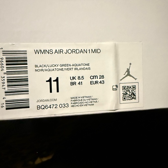 Authentic Nike Air Jordan 1 MID Green and Blue Sneaker Women size 11 Men size9.5 - Picture 13 of 13